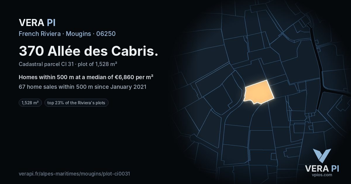 370 Allée des Cabris, Mougins at night – the plot lit, the parcels around coloured by the prices near them