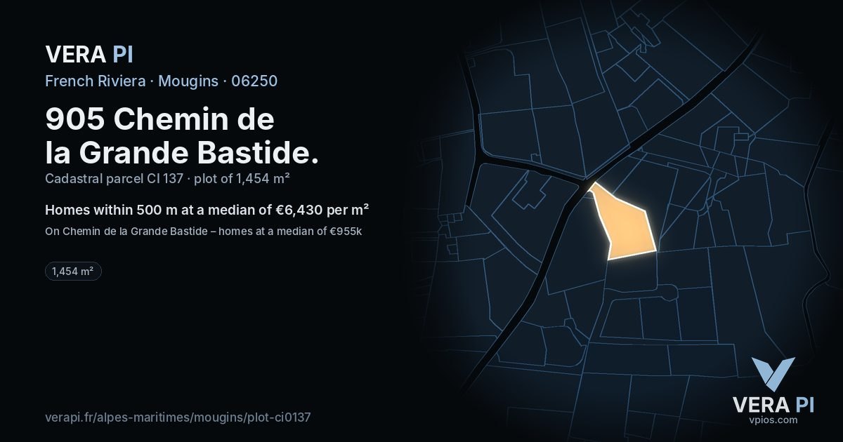 905 Chemin de la Grande Bastide, Mougins at night – the plot lit, the parcels around coloured by the prices near them