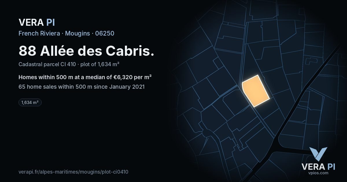 88 Allée des Cabris, Mougins at night – the plot lit, the parcels around coloured by the prices near them