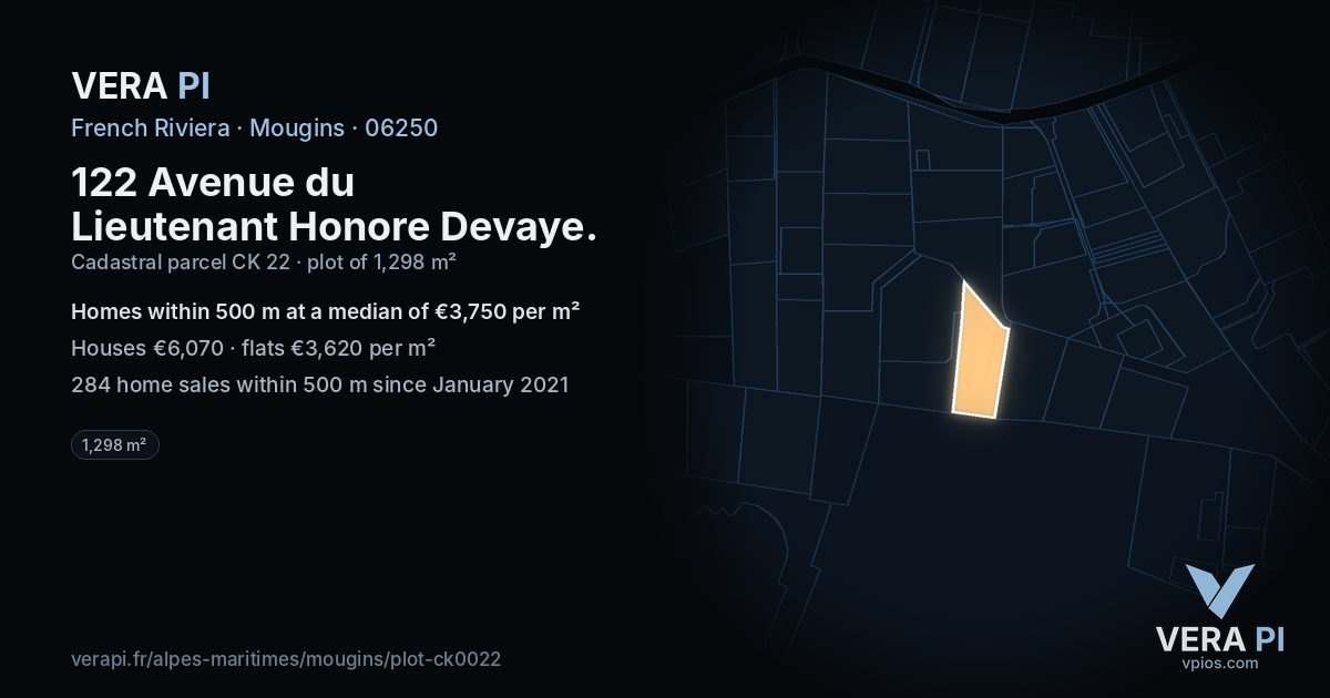 122 Avenue du Lieutenant Honore Devaye, Mougins at night – the plot lit, the parcels around coloured by the prices near them