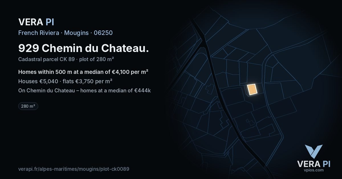 929 Chemin du Chateau, Mougins at night – the plot lit, the parcels around coloured by the prices near them
