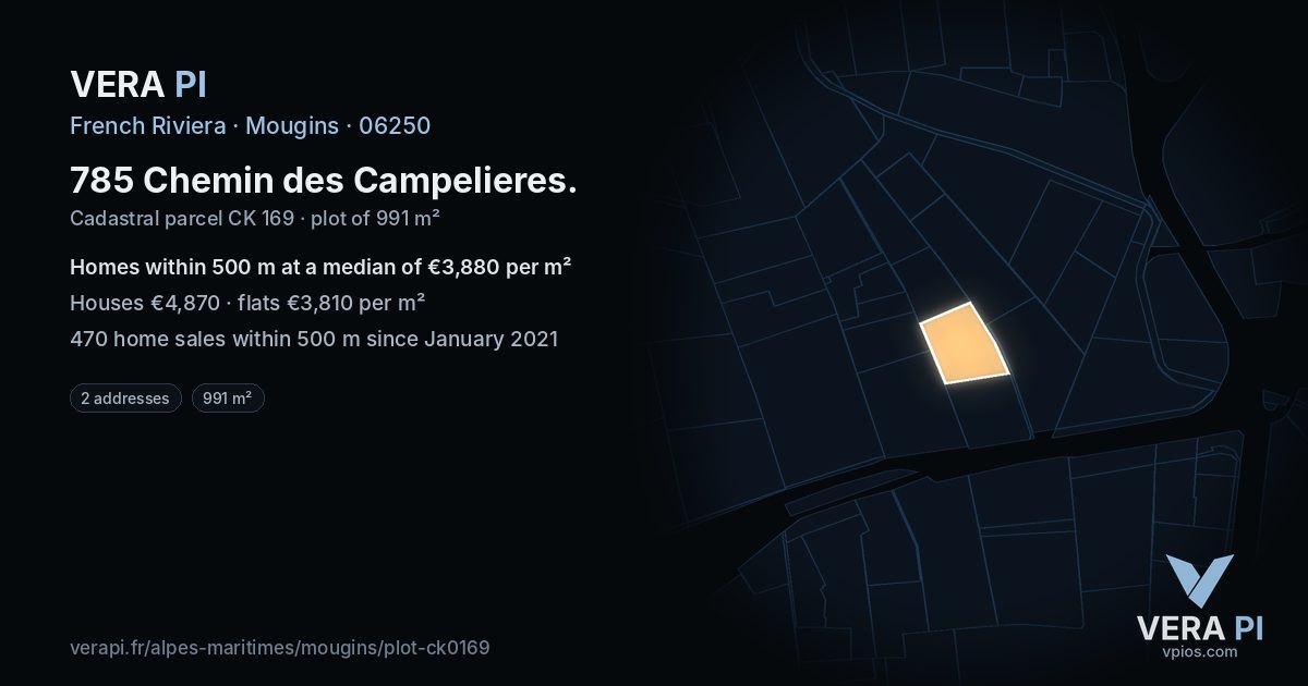 785 Chemin des Campelieres, Mougins at night – the plot lit, the parcels around coloured by the prices near them