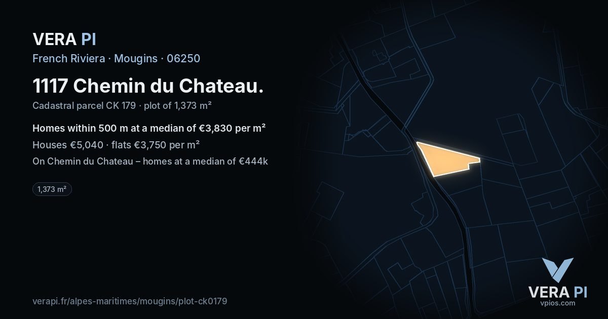 1117 Chemin du Chateau, Mougins at night – the plot lit, the parcels around coloured by the prices near them
