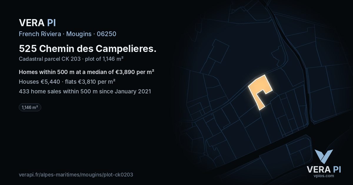 525 Chemin des Campelieres, Mougins at night – the plot lit, the parcels around coloured by the prices near them