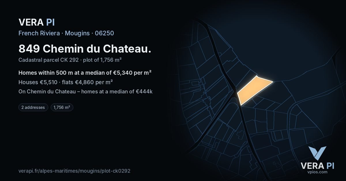 849 Chemin du Chateau, Mougins at night – the plot lit, the parcels around coloured by the prices near them