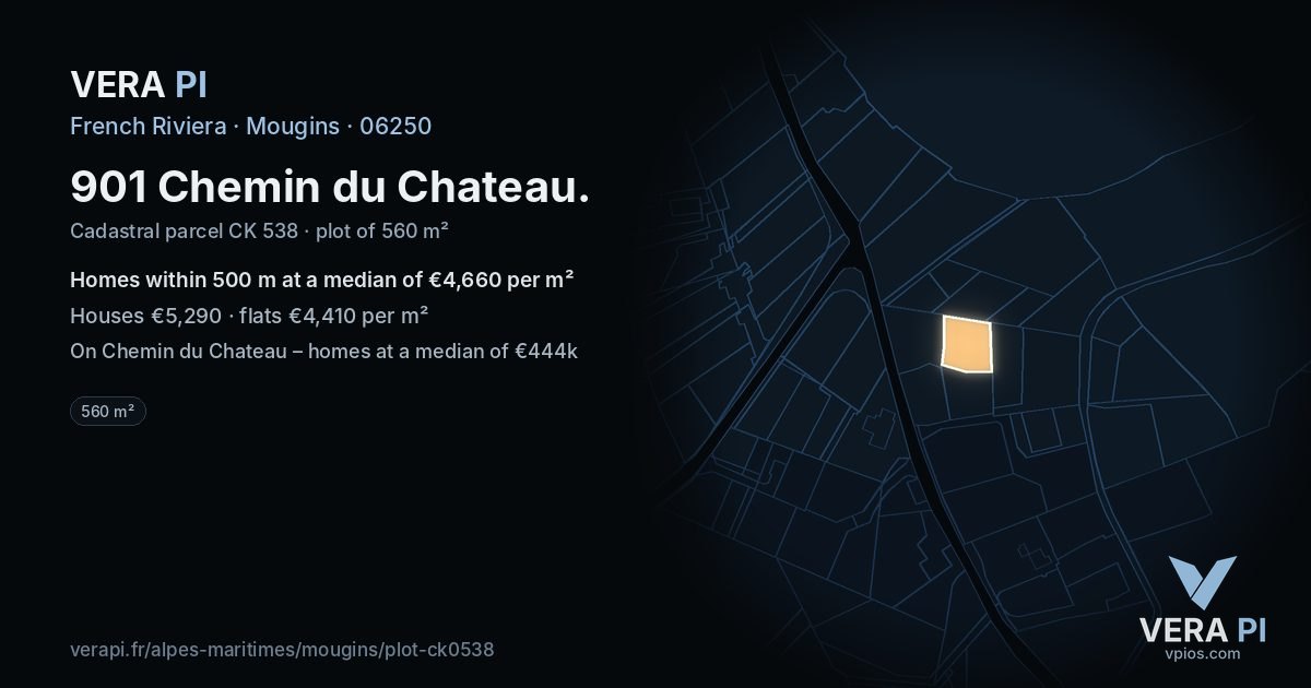 901 Chemin du Chateau, Mougins at night – the plot lit, the parcels around coloured by the prices near them