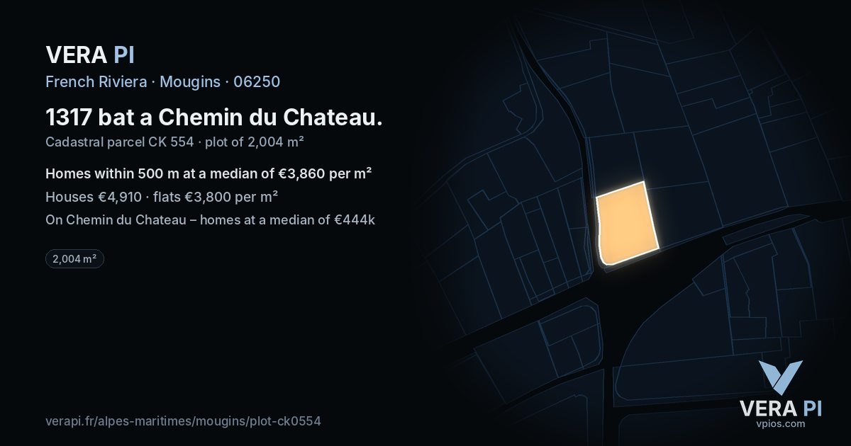 1317 bat a Chemin du Chateau, Mougins at night – the plot lit, the parcels around coloured by the prices near them