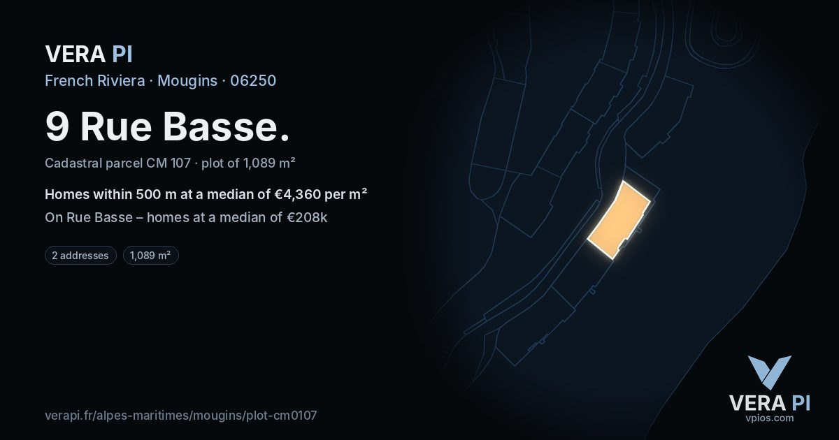 9 Rue Basse, Mougins at night – the plot lit, the parcels around coloured by the prices near them