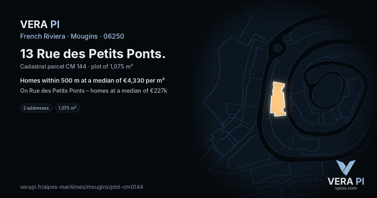 13 Rue des Petits Ponts, Mougins at night – the plot lit, the parcels around coloured by the prices near them