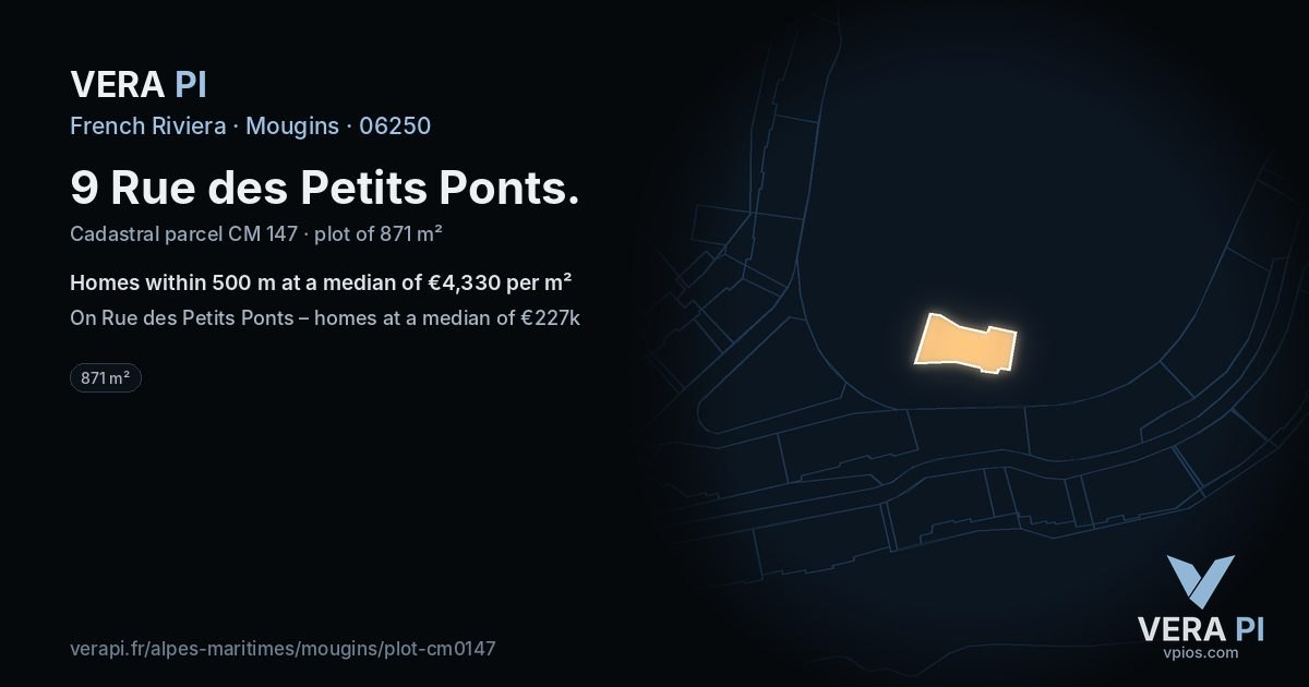 9 Rue des Petits Ponts, Mougins at night – the plot lit, the parcels around coloured by the prices near them