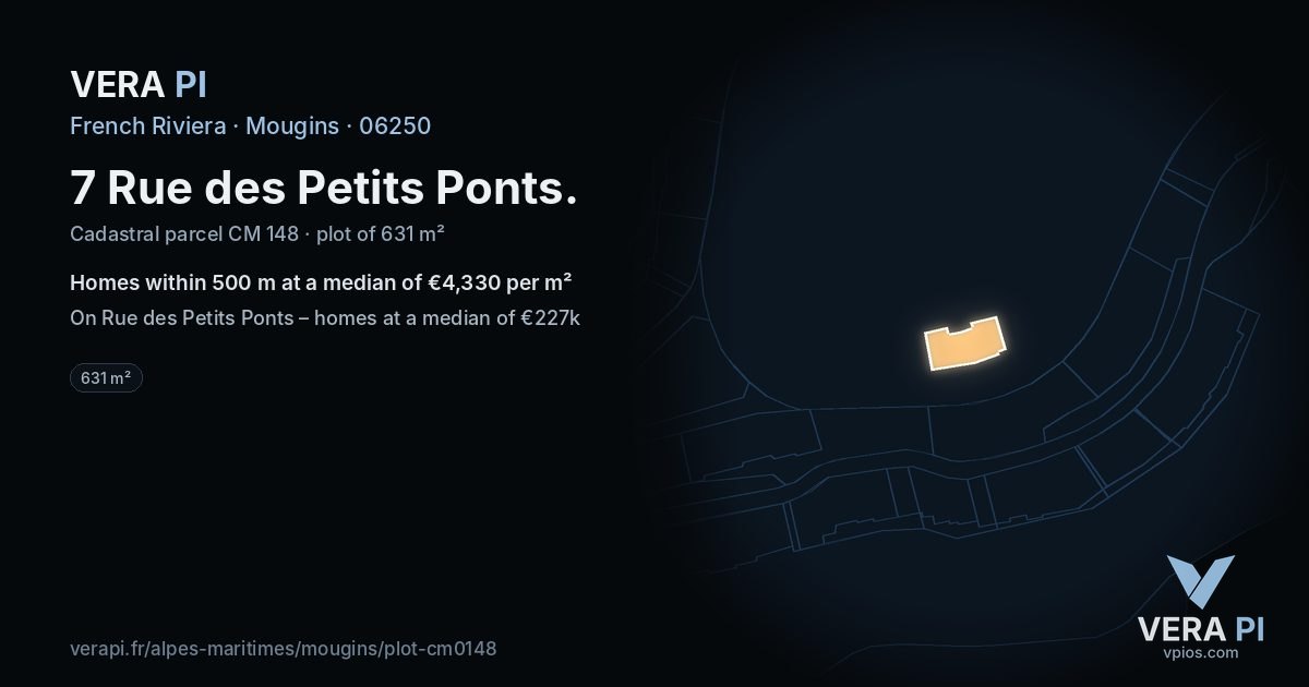 7 Rue des Petits Ponts, Mougins at night – the plot lit, the parcels around coloured by the prices near them