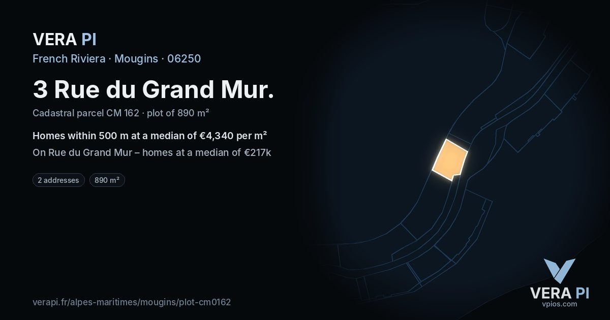 3 Rue du Grand Mur, Mougins at night – the plot lit, the parcels around coloured by the prices near them