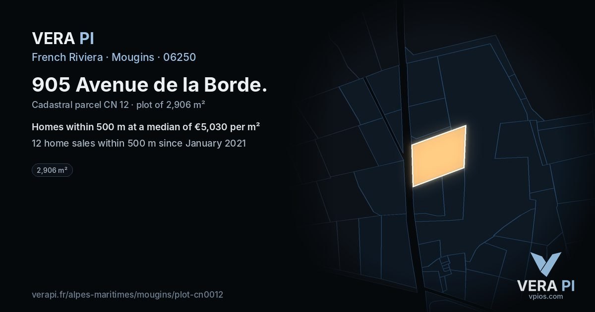 905 Avenue de la Borde, Mougins at night – the plot lit, the parcels around coloured by the prices near them
