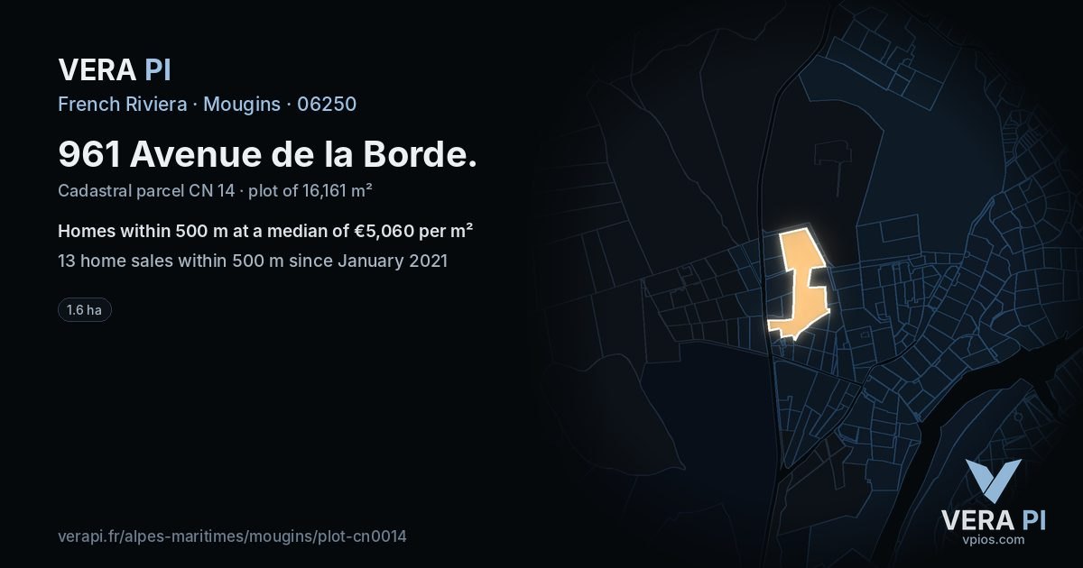 961 Avenue de la Borde, Mougins at night – the plot lit, the parcels around coloured by the prices near them