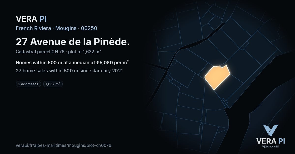 27 Avenue de la Pinède, Mougins at night – the plot lit, the parcels around coloured by the prices near them