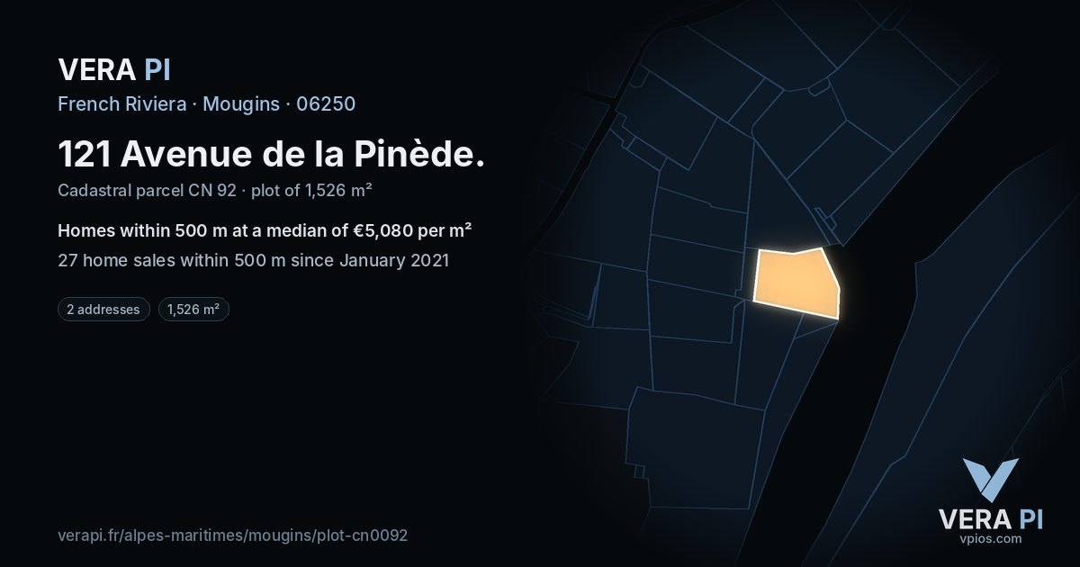 121 Avenue de la Pinède, Mougins at night – the plot lit, the parcels around coloured by the prices near them