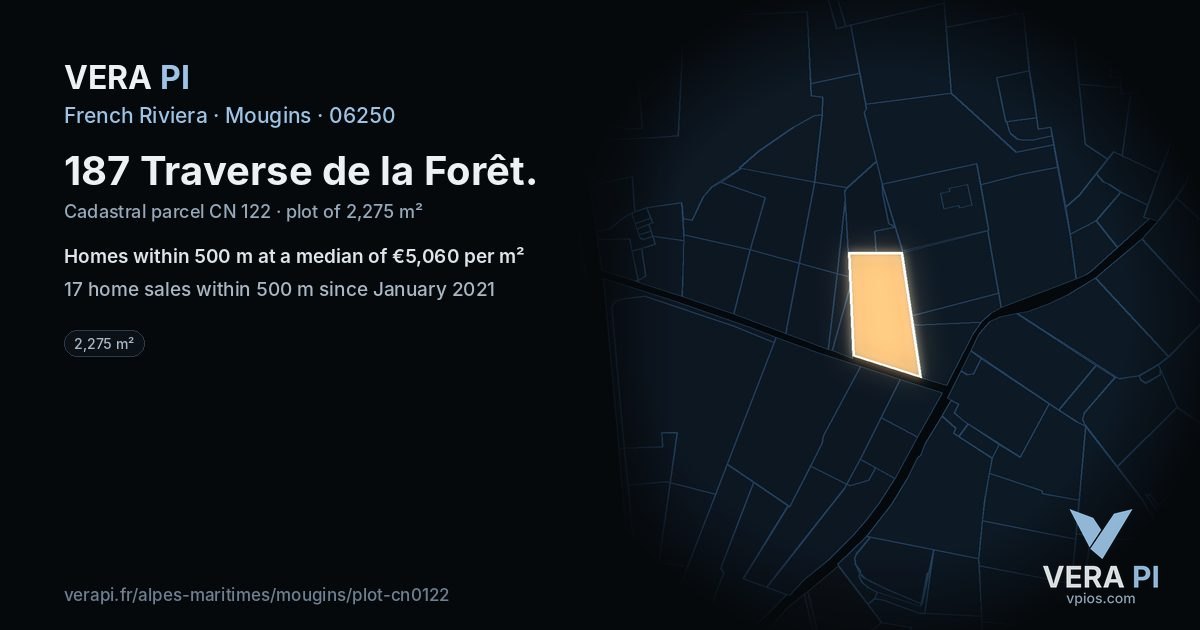 187 Traverse de la Forêt, Mougins at night – the plot lit, the parcels around coloured by the prices near them
