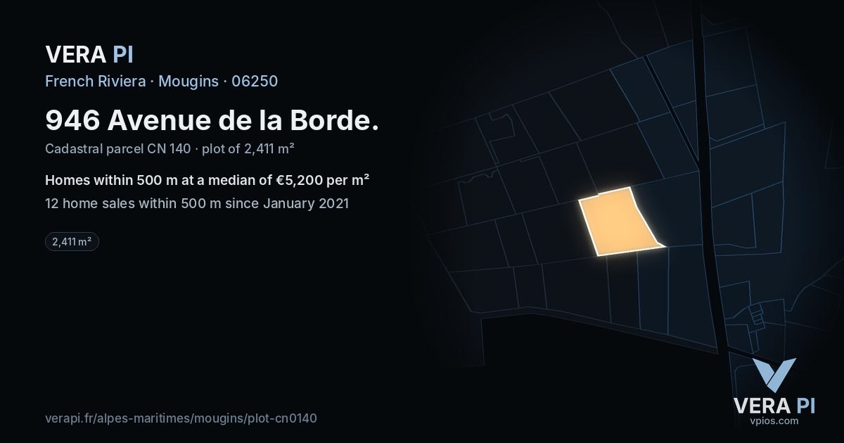 946 Avenue de la Borde, Mougins at night – the plot lit, the parcels around coloured by the prices near them