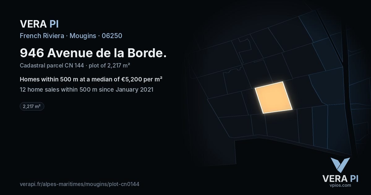 946 Avenue de la Borde, Mougins at night – the plot lit, the parcels around coloured by the prices near them