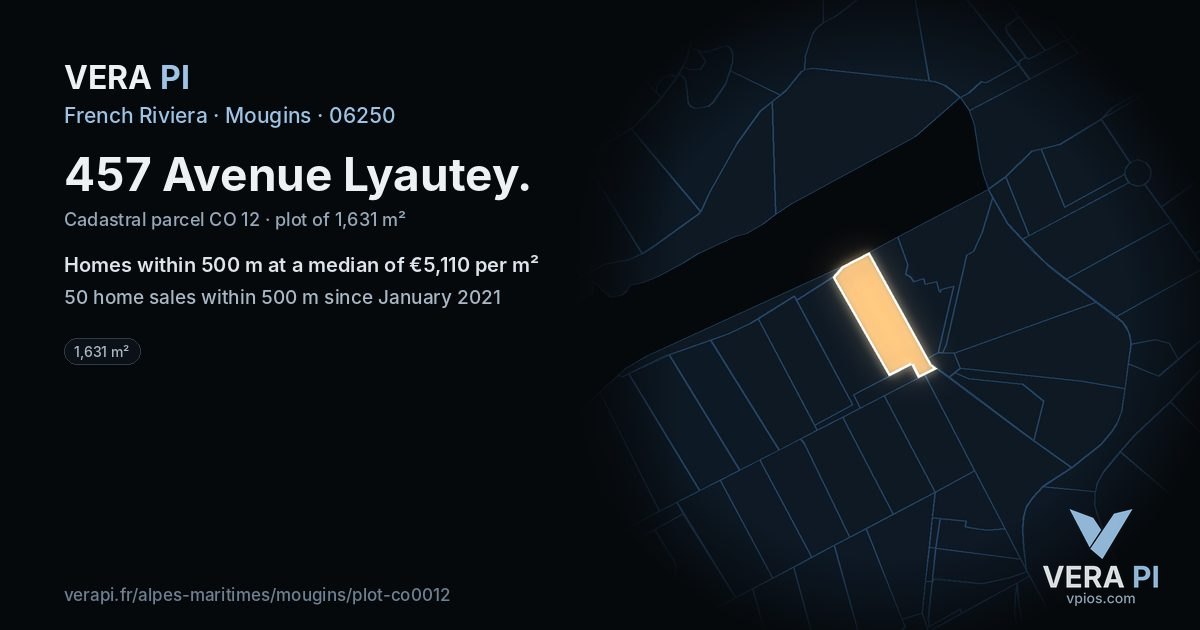 457 Avenue Lyautey, Mougins at night – the plot lit, the parcels around coloured by the prices near them