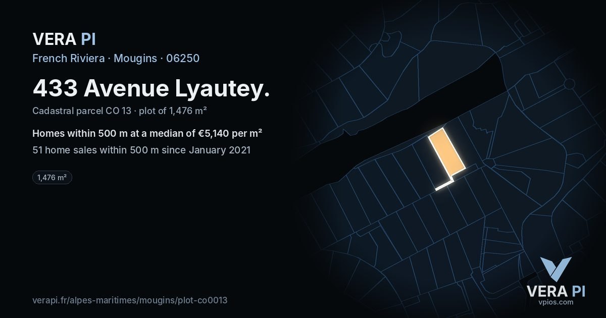 433 Avenue Lyautey, Mougins at night – the plot lit, the parcels around coloured by the prices near them
