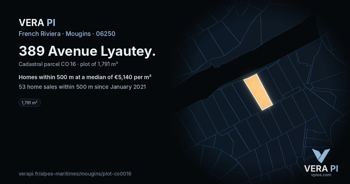 389 Avenue Lyautey, Mougins at night – the plot lit, the parcels around coloured by the prices near them