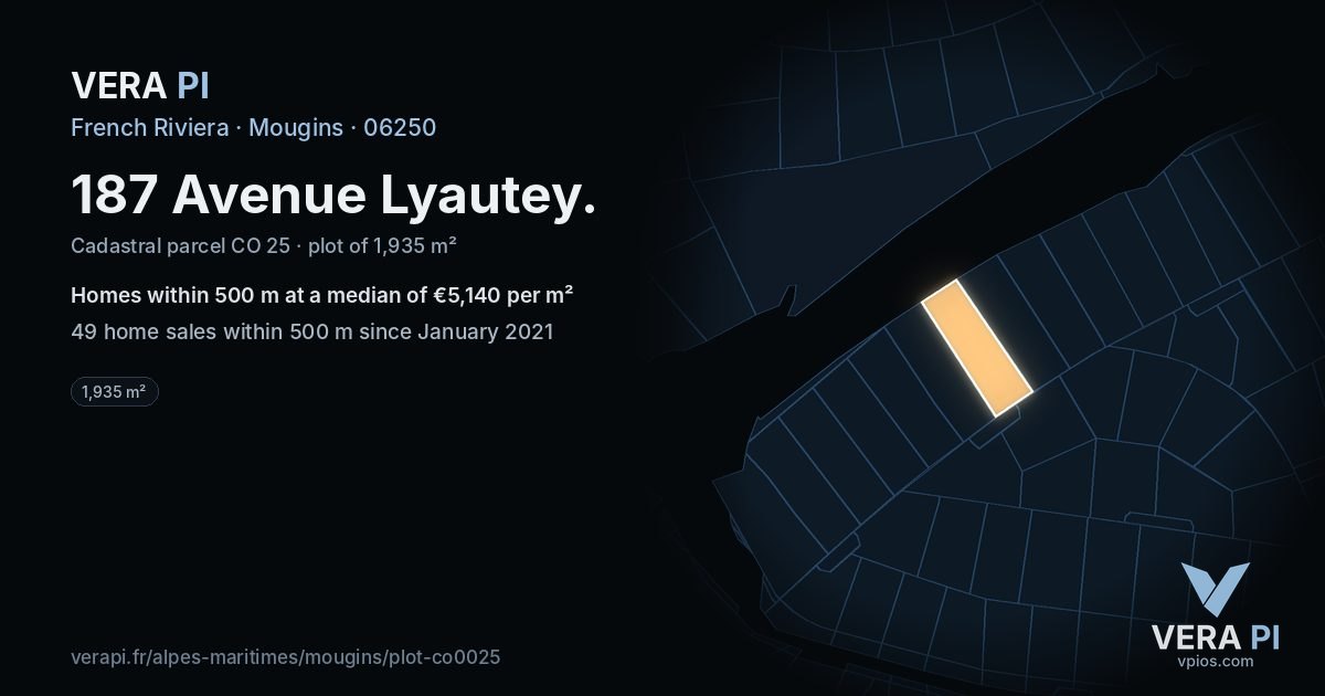 187 Avenue Lyautey, Mougins at night – the plot lit, the parcels around coloured by the prices near them