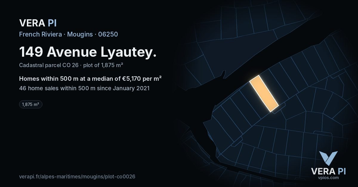 149 Avenue Lyautey, Mougins at night – the plot lit, the parcels around coloured by the prices near them