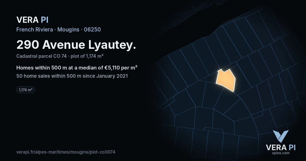 290 Avenue Lyautey, Mougins at night – the plot lit, the parcels around coloured by the prices near them