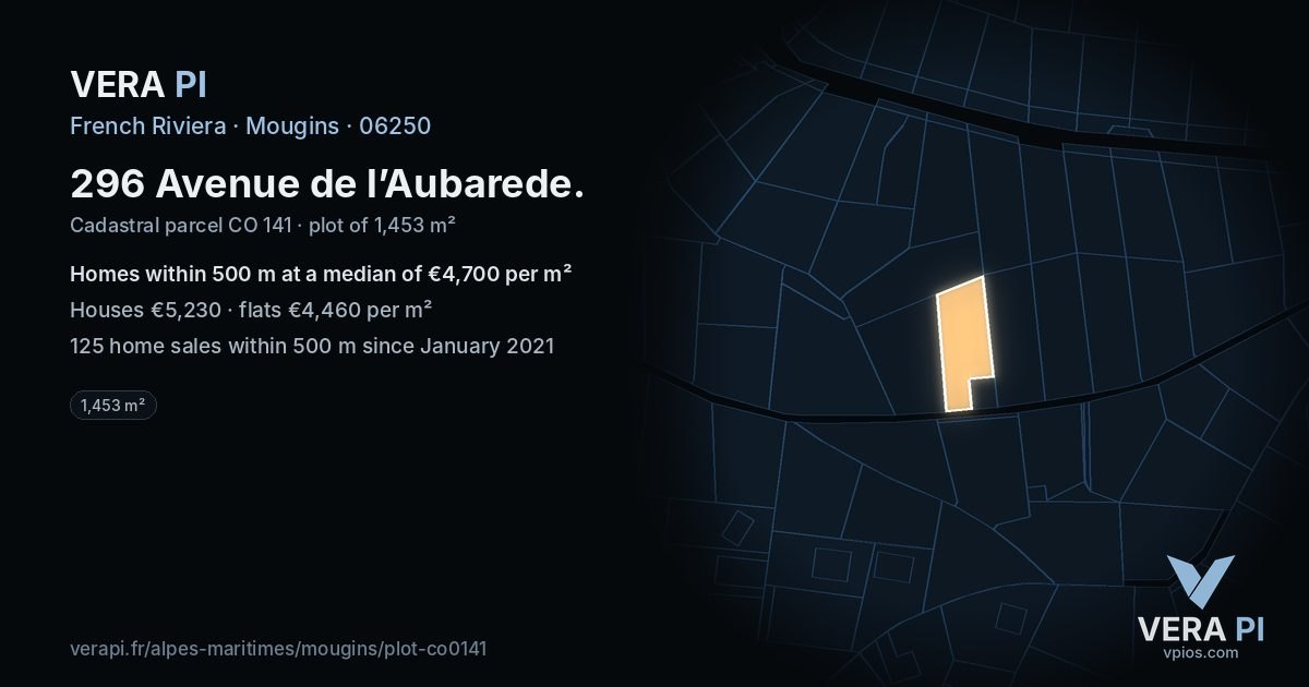 296 Avenue de l’Aubarede, Mougins at night – the plot lit, the parcels around coloured by the prices near them