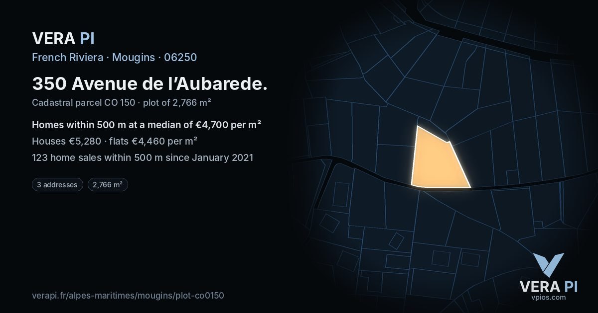 350 Avenue de l’Aubarede, Mougins at night – the plot lit, the parcels around coloured by the prices near them