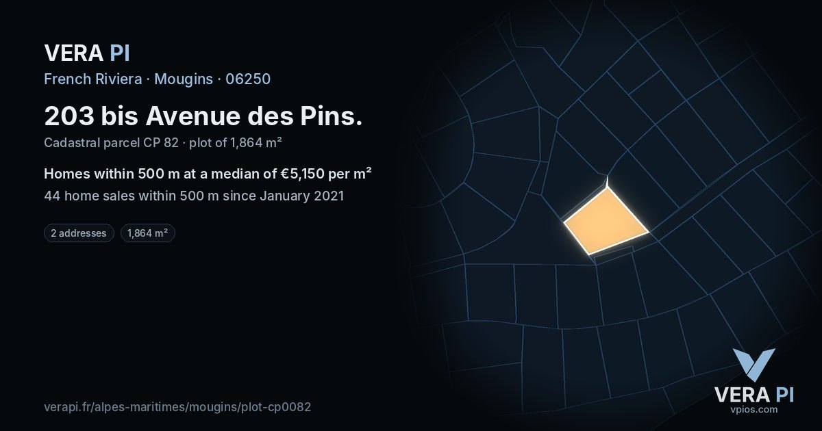 203 bis Avenue des Pins, Mougins at night – the plot lit, the parcels around coloured by the prices near them
