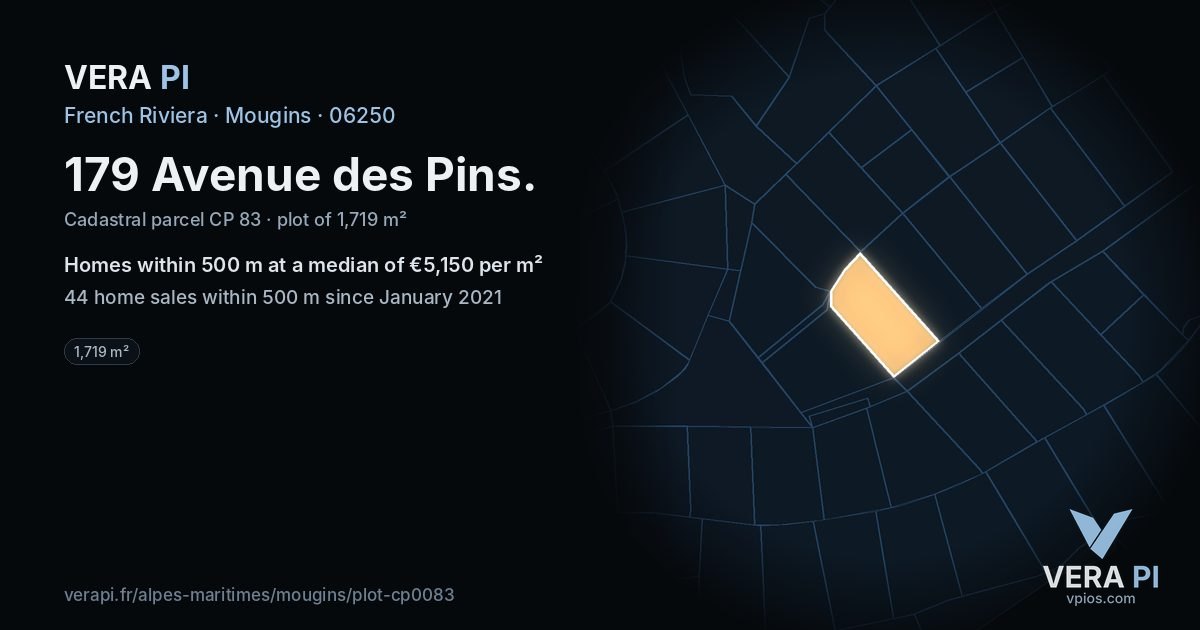 179 Avenue des Pins, Mougins at night – the plot lit, the parcels around coloured by the prices near them