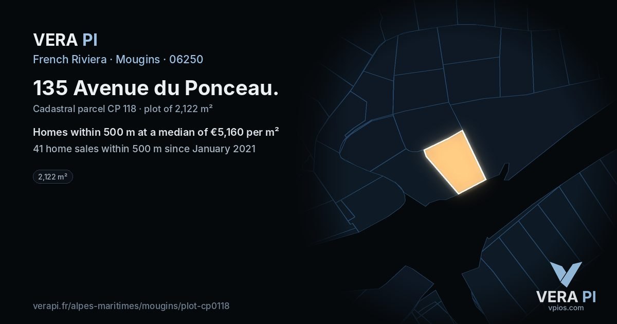 135 Avenue du Ponceau, Mougins at night – the plot lit, the parcels around coloured by the prices near them