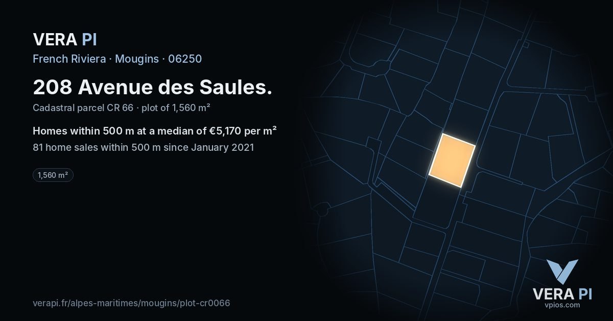 208 Avenue des Saules, Mougins at night – the plot lit, the parcels around coloured by the prices near them