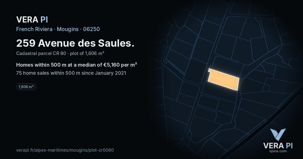 259 Avenue des Saules, Mougins at night – the plot lit, the parcels around coloured by the prices near them