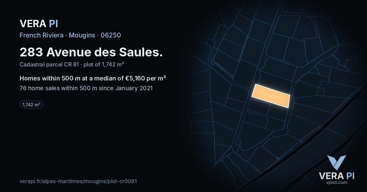 283 Avenue des Saules, Mougins at night – the plot lit, the parcels around coloured by the prices near them