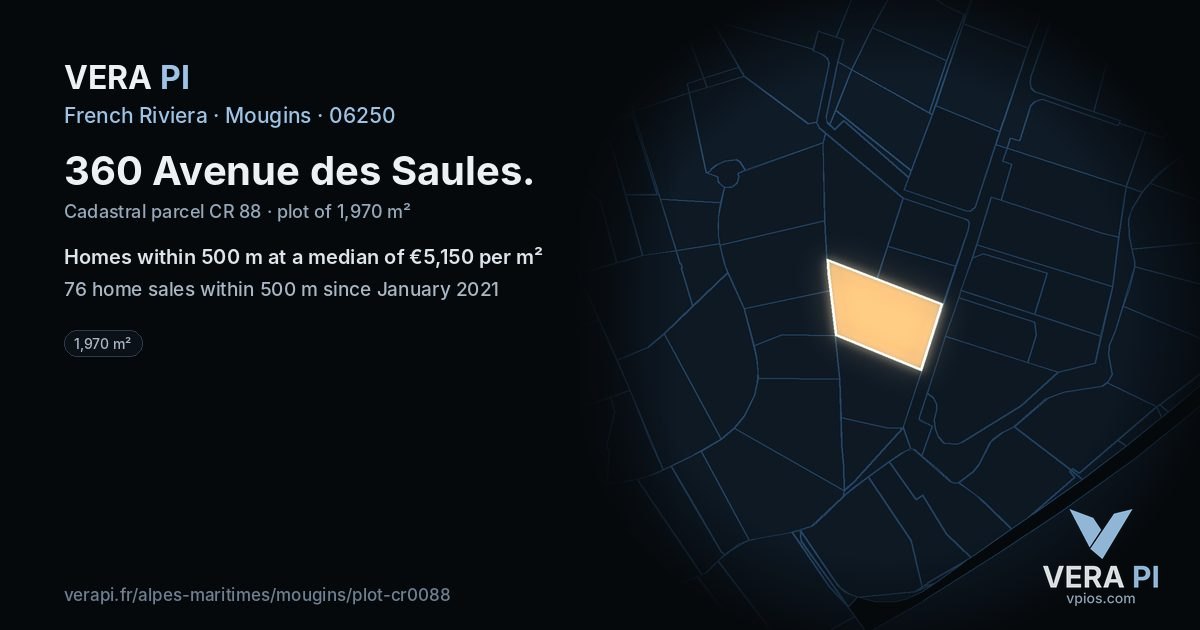 360 Avenue des Saules, Mougins at night – the plot lit, the parcels around coloured by the prices near them