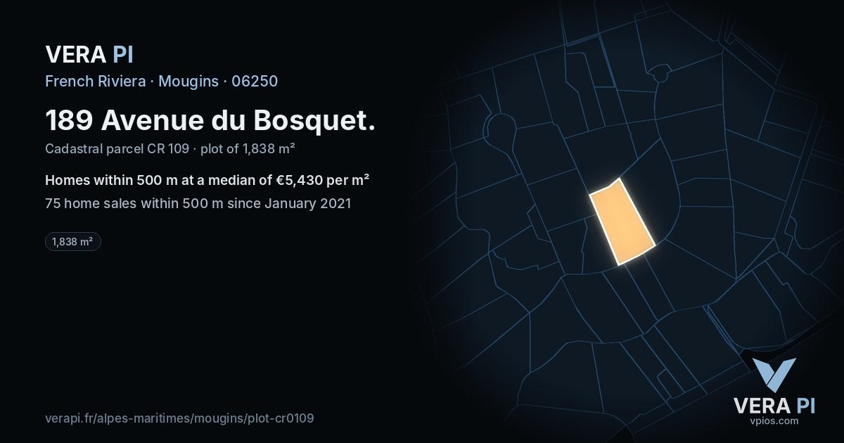 189 Avenue du Bosquet, Mougins at night – the plot lit, the parcels around coloured by the prices near them