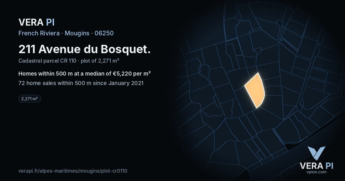 211 Avenue du Bosquet, Mougins at night – the plot lit, the parcels around coloured by the prices near them
