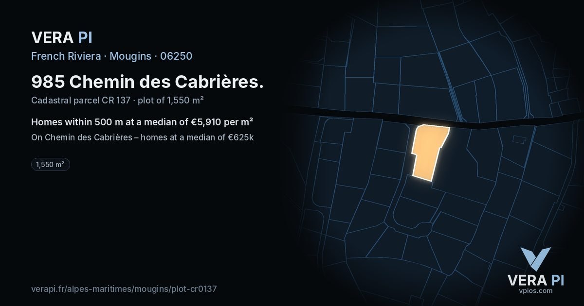 985 Chemin des Cabrières, Mougins at night – the plot lit, the parcels around coloured by the prices near them