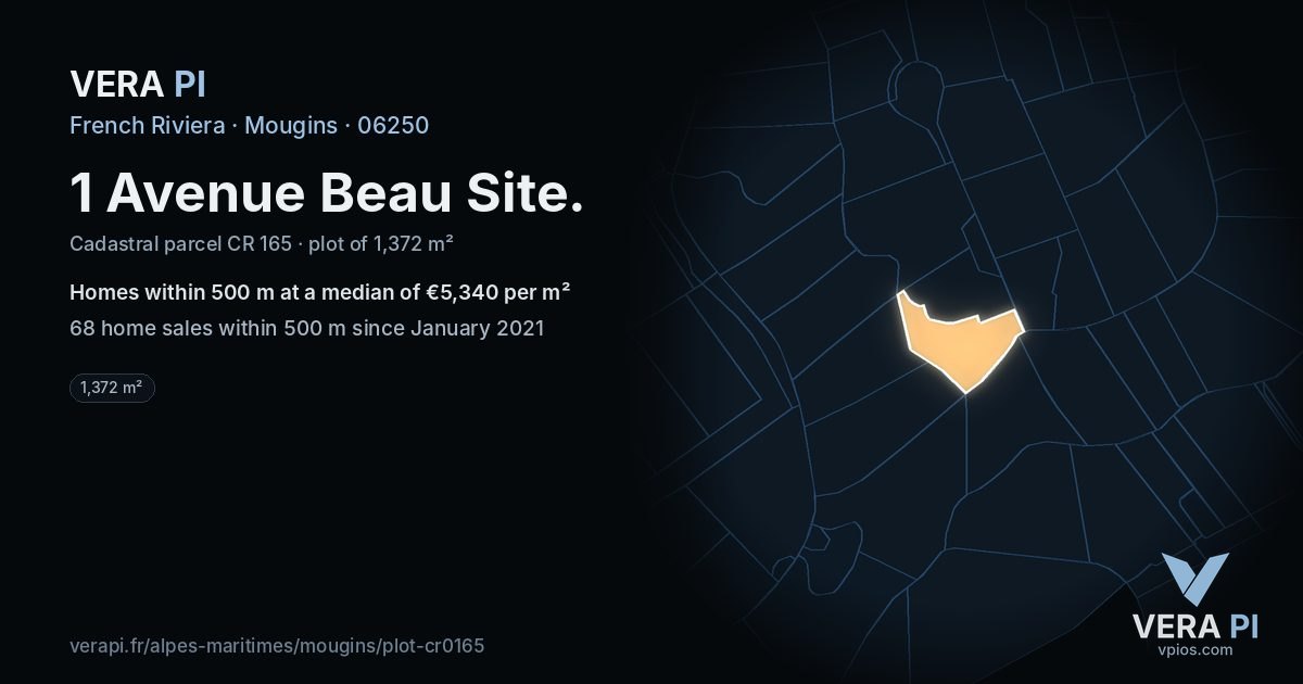 1 Avenue Beau Site, Mougins at night – the plot lit, the parcels around coloured by the prices near them