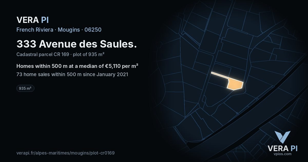 333 Avenue des Saules, Mougins at night – the plot lit, the parcels around coloured by the prices near them