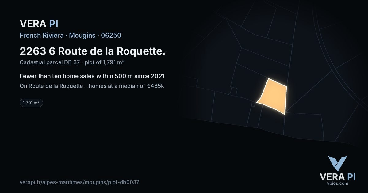 2263 6 Route de la Roquette, Mougins at night – the plot lit, the parcels around coloured by the prices near them