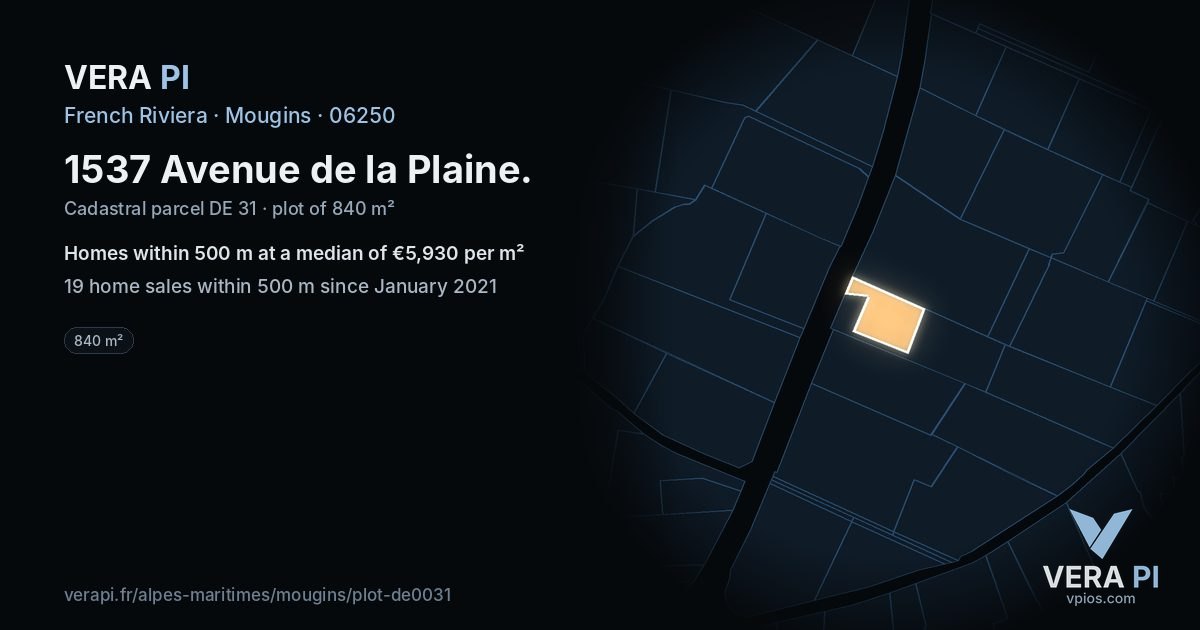 1537 Avenue de la Plaine, Mougins at night – the plot lit, the parcels around coloured by the prices near them