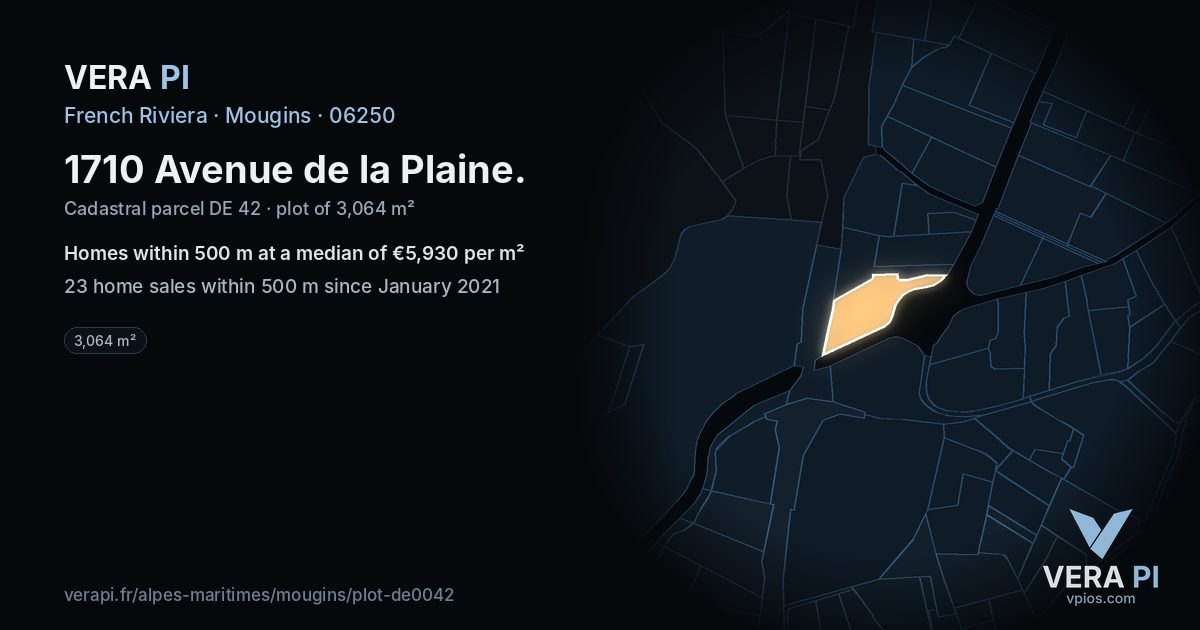 1710 Avenue de la Plaine, Mougins at night – the plot lit, the parcels around coloured by the prices near them