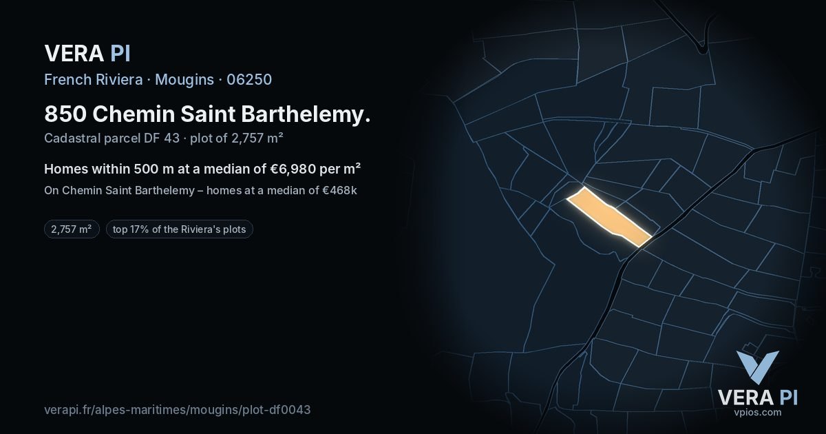 850 Chemin Saint Barthelemy, Mougins at night – the plot lit, the parcels around coloured by the prices near them