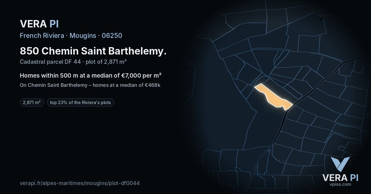 850 Chemin Saint Barthelemy, Mougins at night – the plot lit, the parcels around coloured by the prices near them