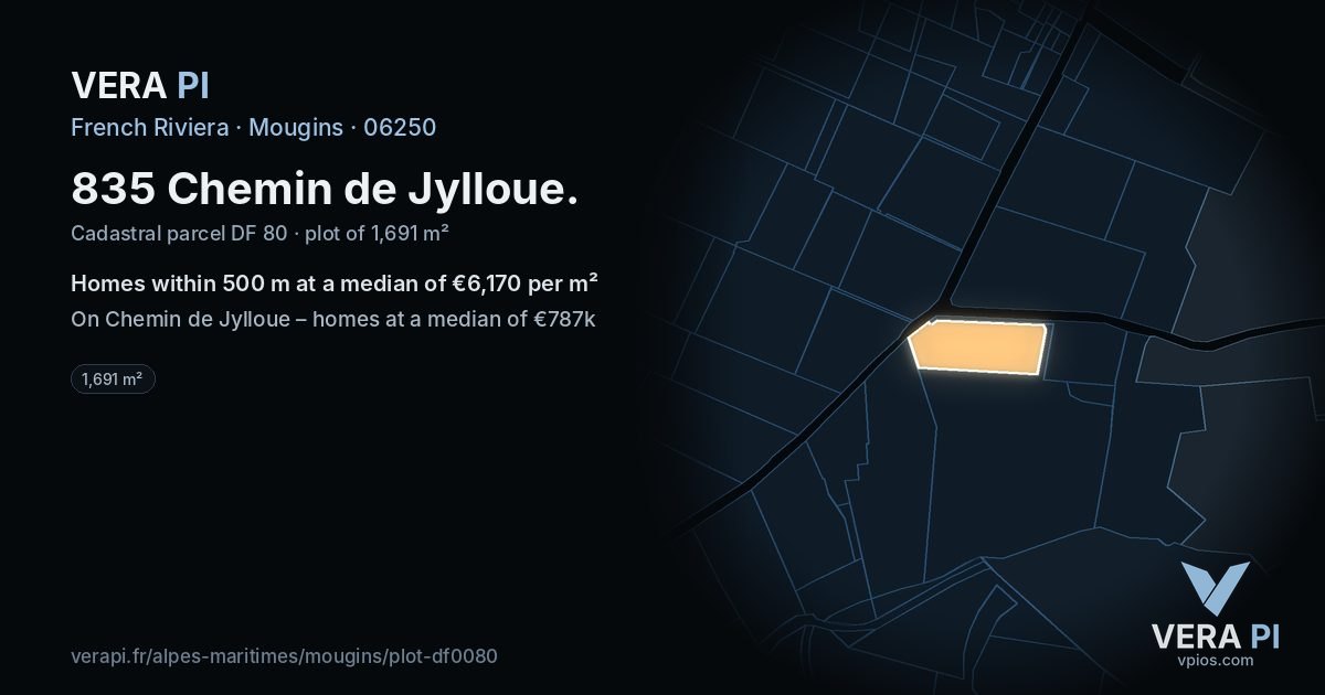 835 Chemin de Jylloue, Mougins at night – the plot lit, the parcels around coloured by the prices near them