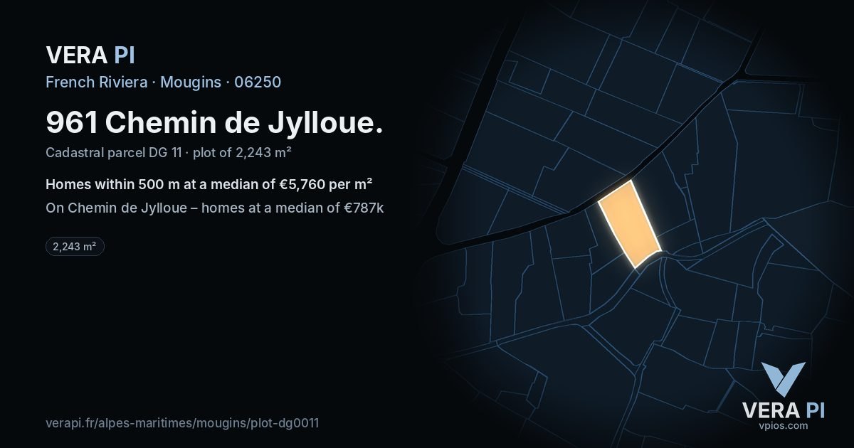 961 Chemin de Jylloue, Mougins at night – the plot lit, the parcels around coloured by the prices near them